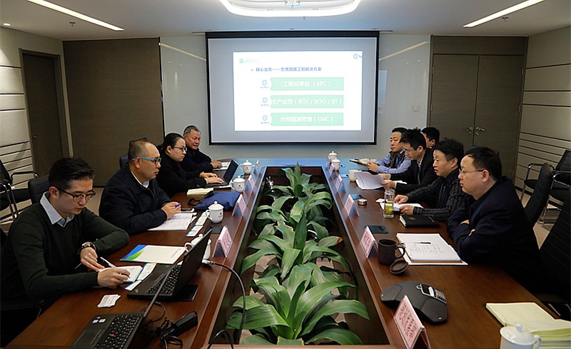 熊良虎会见中建材（北京）PT电子游戏公司董事长泥卫东