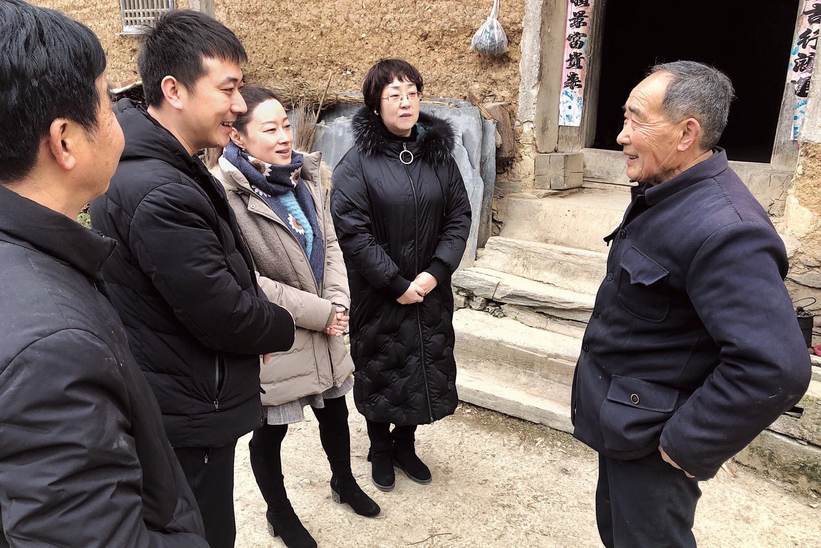 陕西PT电子游戏集团赴旬阳县双河镇走访慰问送温暖