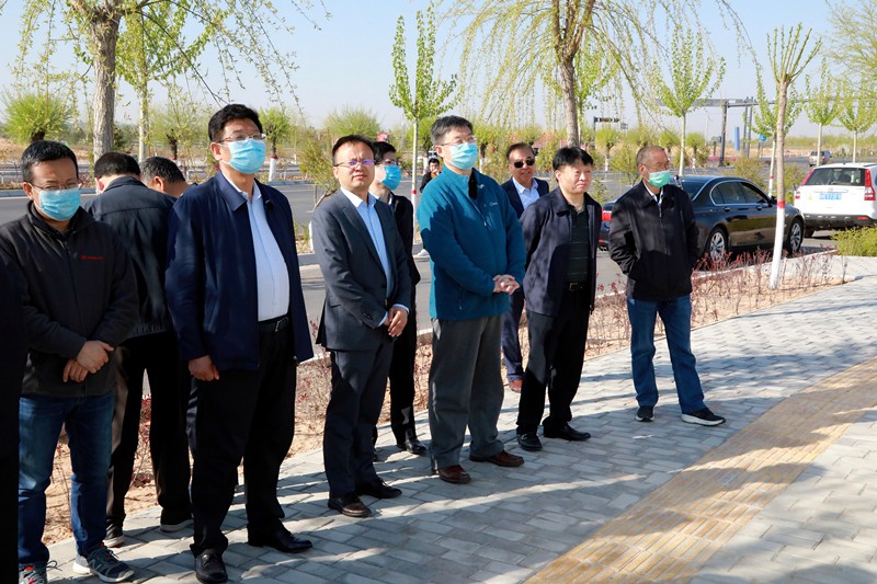 熊良虎出席省人大黄河道域陕西段生态；ず透咧柿糠⒄棺ㄌ獾餮凶富