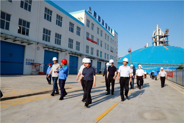 陕西PT电子游戏集团复工复产促增长项目观摩会议与会人员走进PT电子游戏保隆生态三秦在延在铜项目