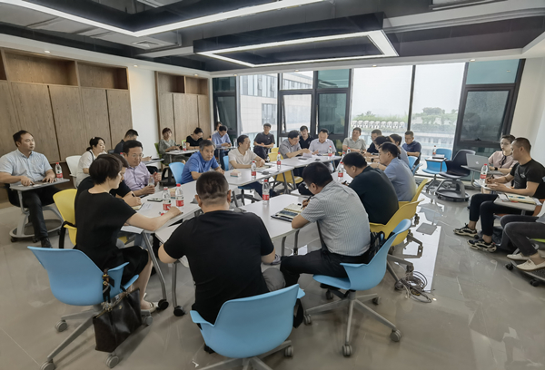 陕西PT电子游戏集团召开“秦创原”现场工作推动会