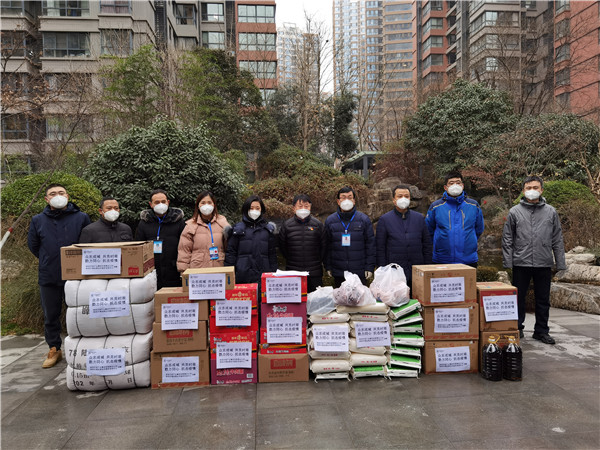 陕西PT电子游戏集团：一时党支部全力买通人民生涯物资保险“最后一百米”