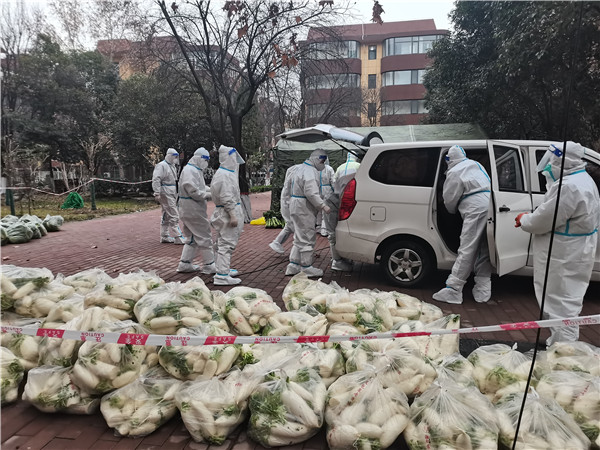 华商网｜“作为一名老兵，就要为人民服务！”陕西PT电子游戏集团退役武士的糜家桥战“疫”