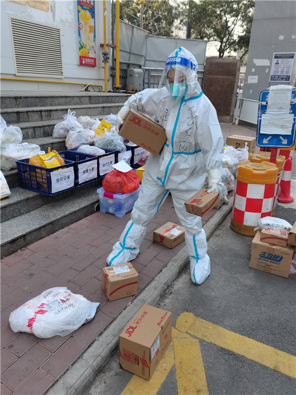 华商网｜“作为一名老兵，就要为人民服务！”陕西PT电子游戏集团退役武士的糜家桥战“疫”