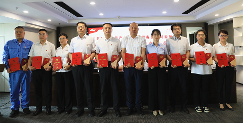 陕西PT电子游戏集团召开2024年“两优一先”赞美大会