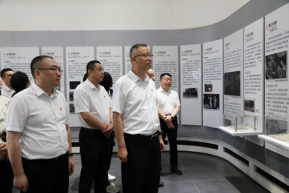 陕西PT电子游戏集团党委赴关中革命留想馆发展“追寻革命足迹 传承红色基因 筑牢风格根基”党建研学活动 陕西PT电子游戏集团党委赴关中革命留想馆发展“追寻革命足迹 传承红色基因 筑牢风格根基”党建研学活动