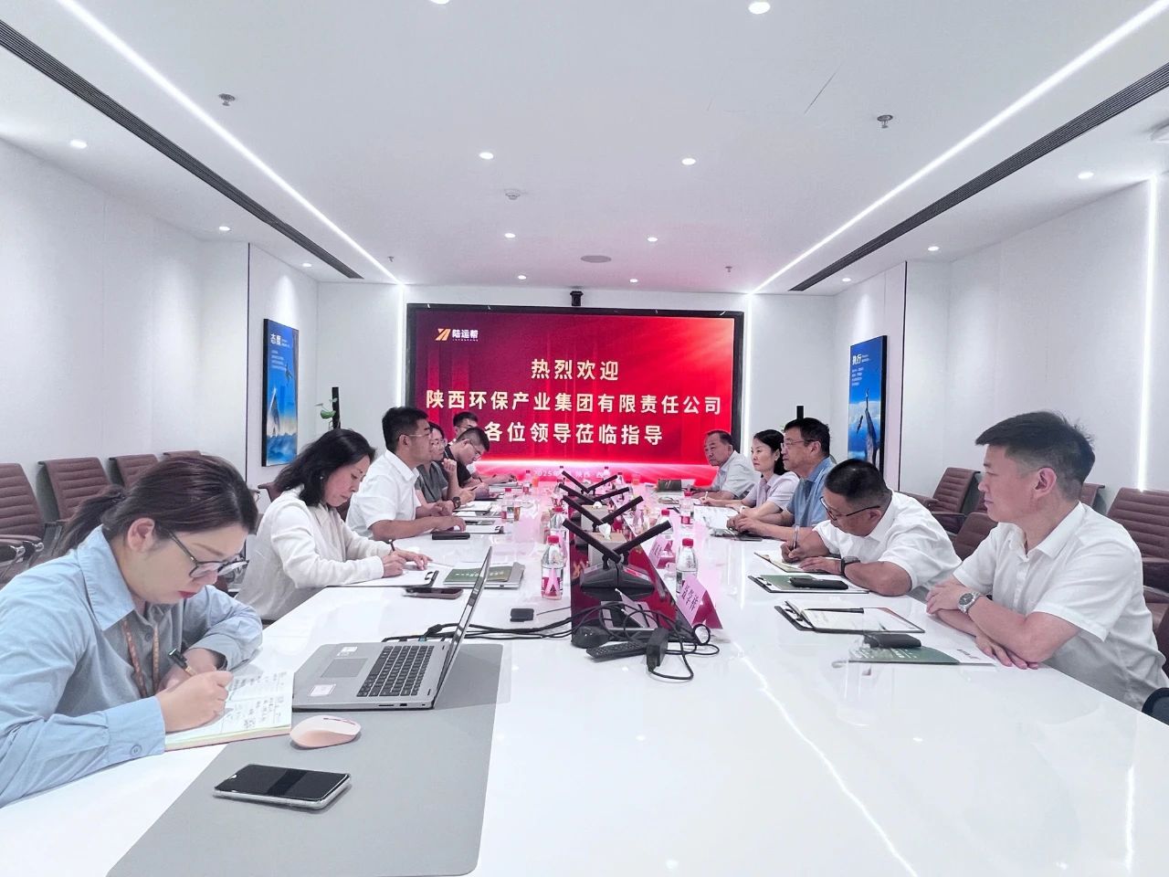 陕西PT电子游戏集团与陆运助公司座谈互换