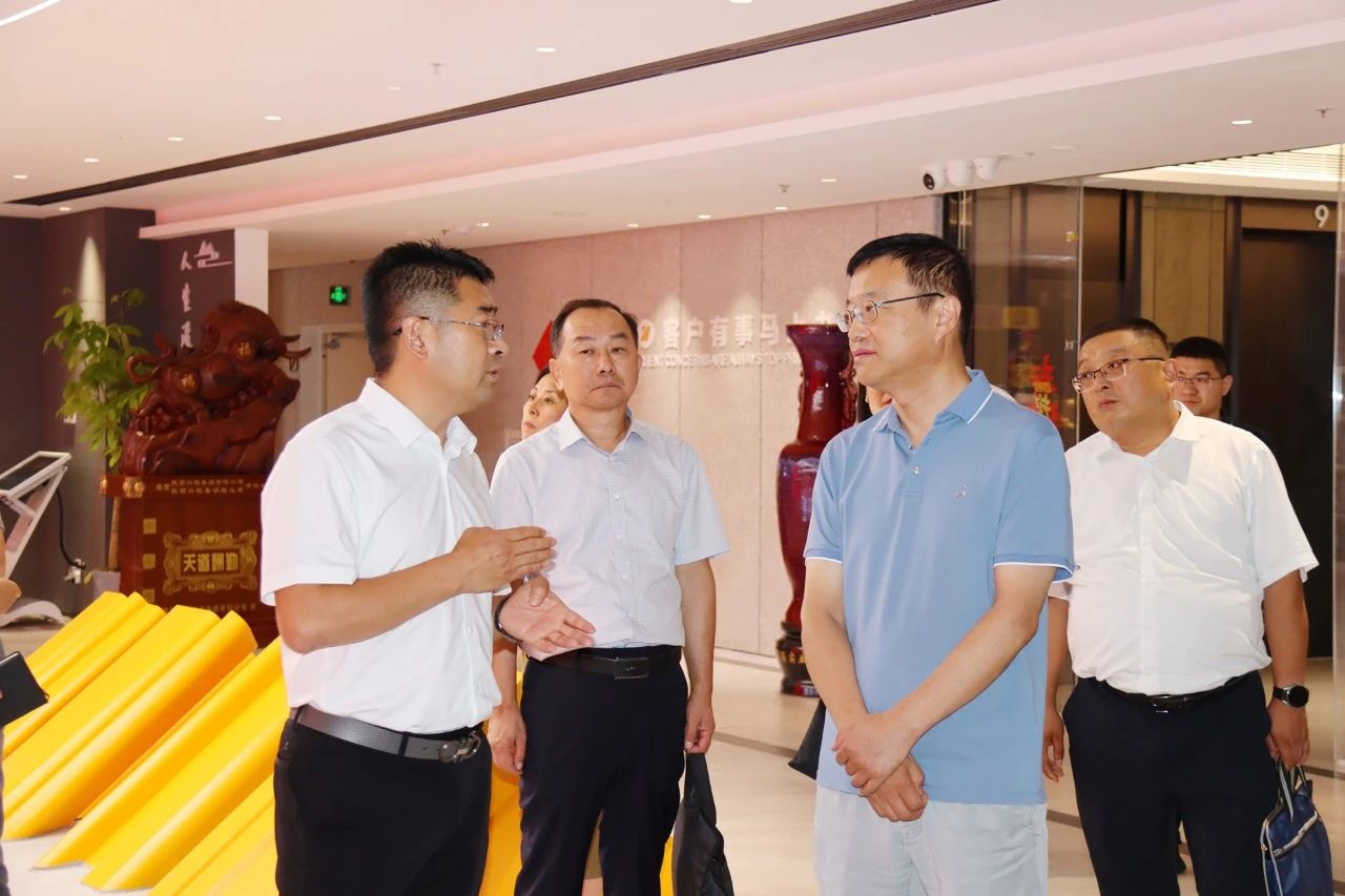 陕西PT电子游戏集团与陆运助公司座谈互换